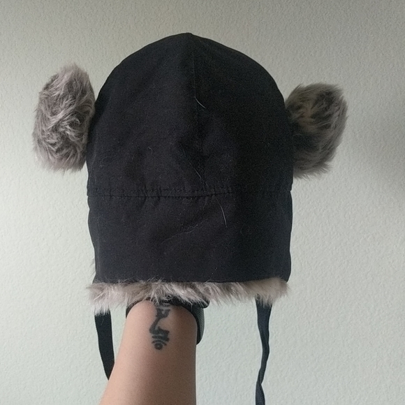 Fuzzy Hat with ears :3 - Picture 4 of 8